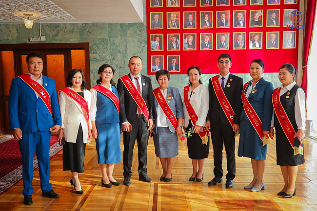 КРСУ принял участие в торжественном мероприятии, посвященном 100-летию основания кыргызской системы образования и Всемирному дню учителя