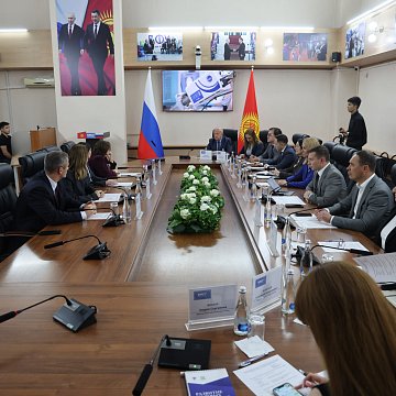 Ольга Петрова КРСУнун жана студенттердин демилгелеринин өнүгүшүн жогору баалады