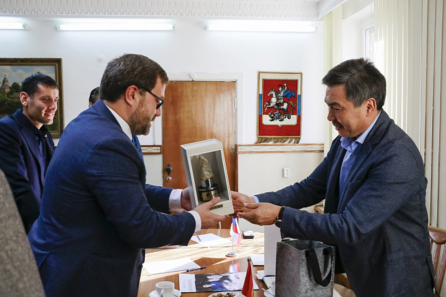 Первым крупным индустриальным партнером КРСУ станет ОсОО «Альянс Алтын»