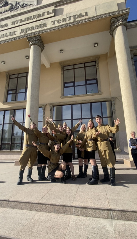 Показ спектакля «А зори здесь тихие» в Таласе