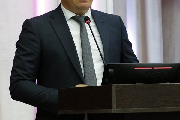 Гуманитарный факультет КРСУ отметил выпускной: 141 диплом и тысячи эмоций