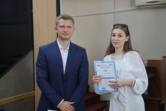 В КРСУ выпускникам вручили паспорта универсальных компетенций
