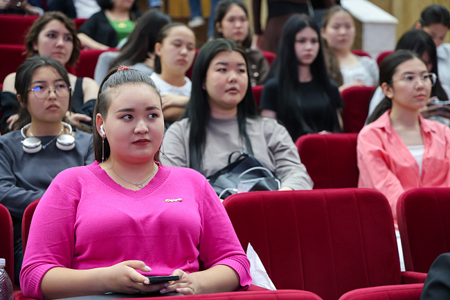 В КРСУ состоялась презентация республиканского проекта «ЭКСПО-ДЕМИЛГЕ»