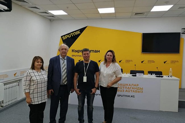 Орус экономисти КРСУ менен экономикалык «сырлары менен бөлүштү
