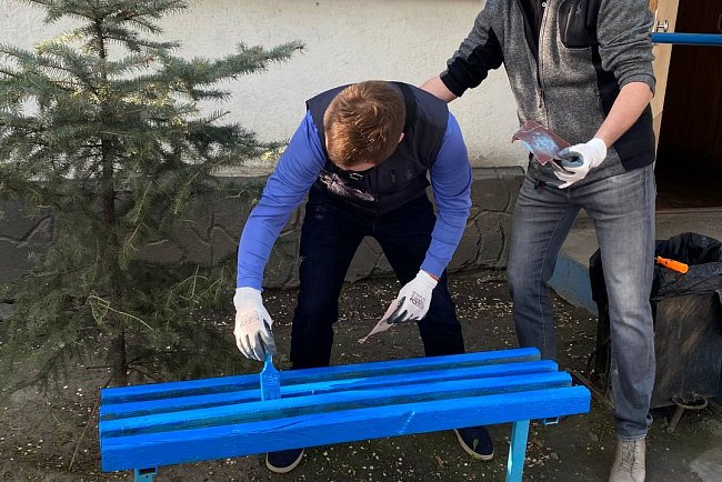 The morning at the Faculty of Natural Sciences of KRSU began with a cleanup day