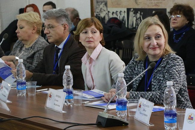Форумдар, конференциялар, тегерек столдор. Ретроспективалык