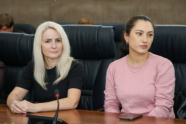 Ректор КРСУ поздравил с наступающим Международным женским днем 