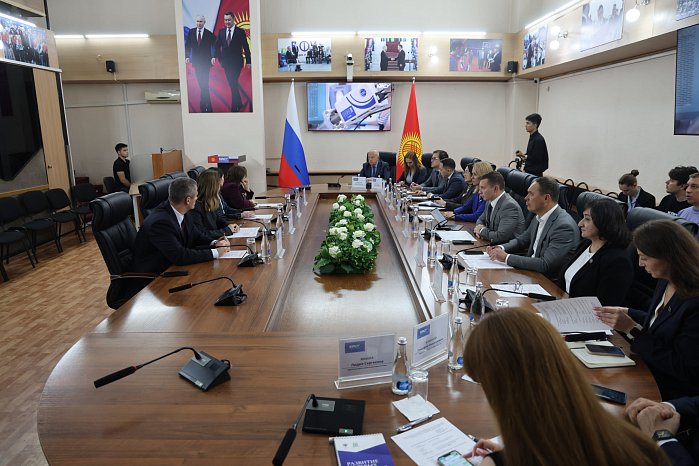 Olga Petrova highly appreciated the development of KRSU and student initiatives