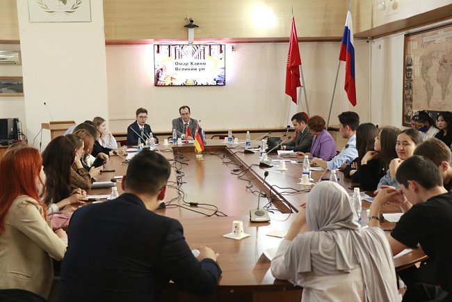 Experts and students discussed Omar Khayyam's contribution to world culture
