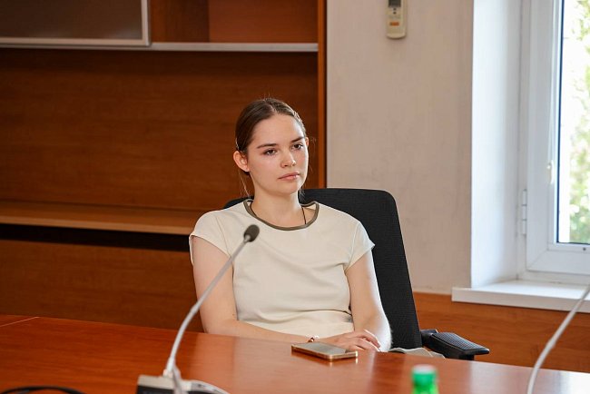 In continuation of the joint educational program with the Russian Society «Knowledge» and the summer social and humanitarian school, a lecture on oratory skills was held for participants in the creative studios KRSU