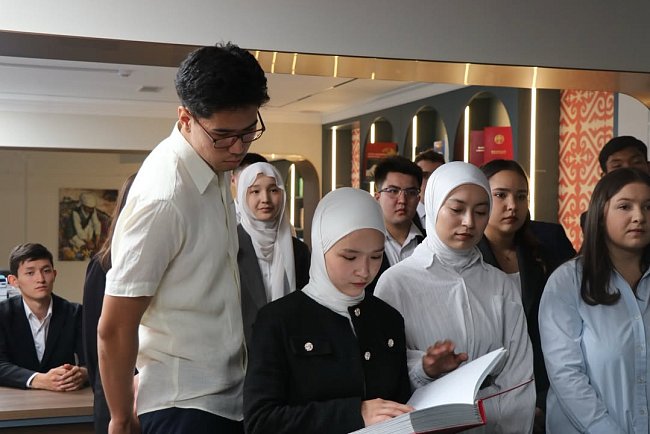 Future doctors of KRSU visited the Jogorku Kenesh