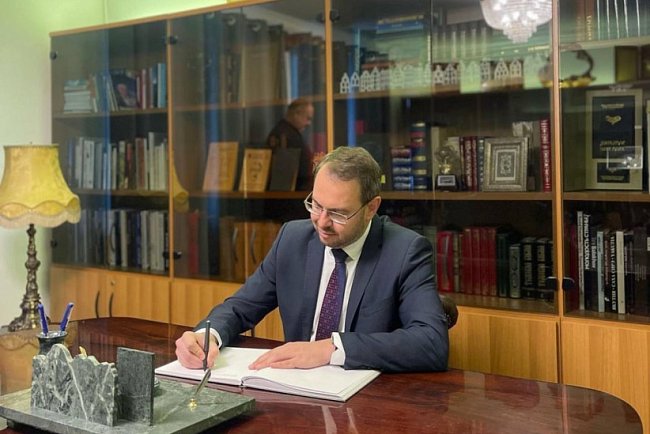 Deputy Head of the Ministry of Education and Science of the Russian Federation Konstantin Mogilevsky visited the house-museum of Chingiz Aitmatov