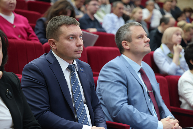 В КРСУ проходит рабочая сессия с участием эксперта «Сколково»