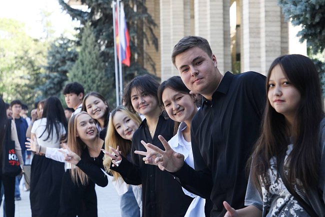 A meeting of first-year students with a trade union organization «Young» was held at KRSU