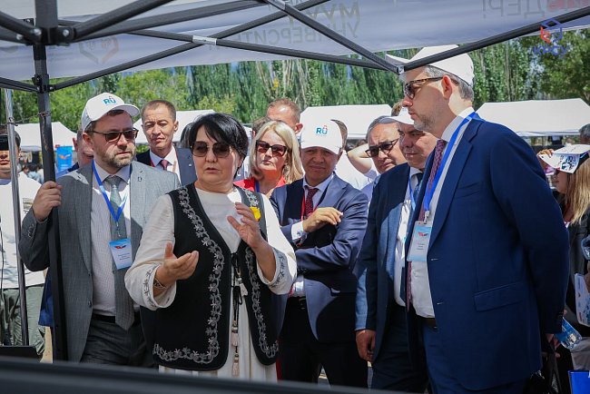 Presentation of the Faculty of Education KRSU at the Kyrgyz-Russian Fair: training of bilingual teachers in the spotlight