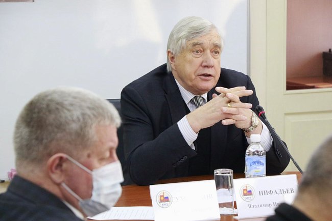 We develop international interuniversity cooperation
