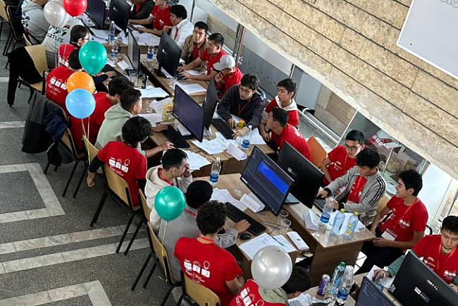 Студенты КРСУ представят Кыргызстан в Суперфинале региона в рамках Международной студенческой олимпиады по программированию