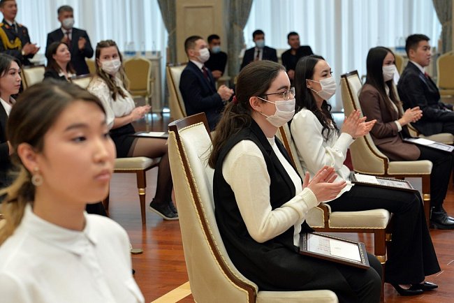 KRSU students were awarded scholarships from the President of the Kyrgyz Republic