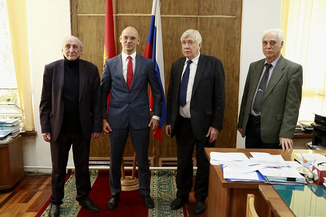 KRSU was visited by the rector of Mordovian State University Dmitry Glushko