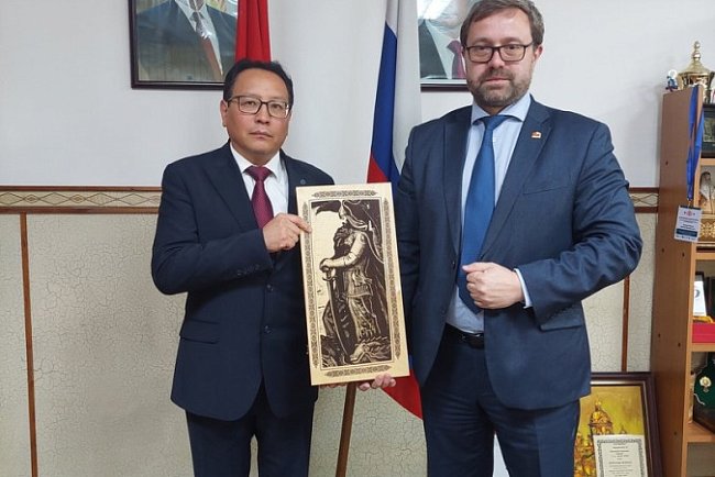 Acting by the Rector of KRSU met with representatives of the National Academy «Manas»