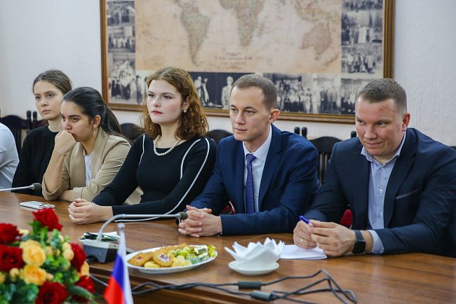 Warm meeting with the Russian Ambassador: student activists KRSU were inspired by the example of Sergei Vakunov
