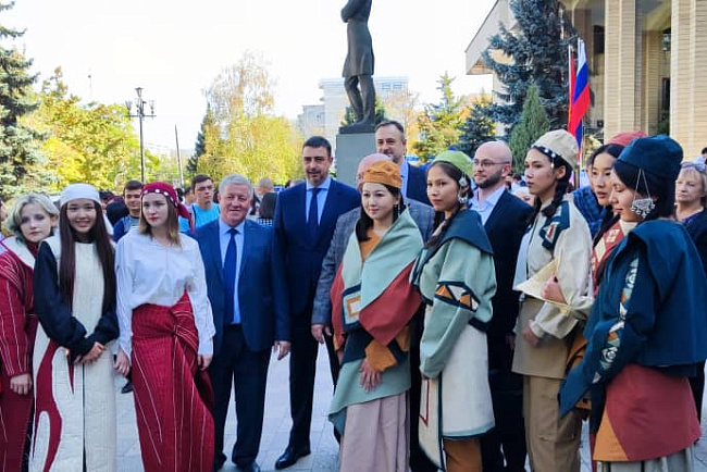 Выставка, посвященное к 30-летию КРСУ