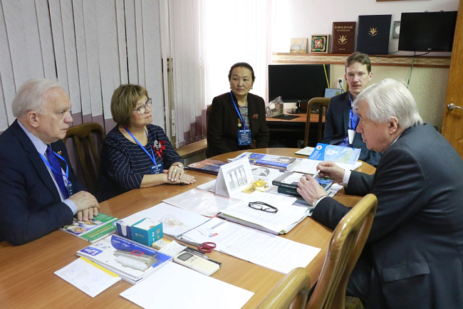 За круглым столом – иммунологи