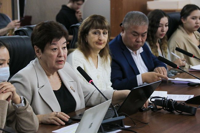КРСУнун илимий-техникалык кеңеши өнүгүүнүн артыкчылыктарын карап чыкты