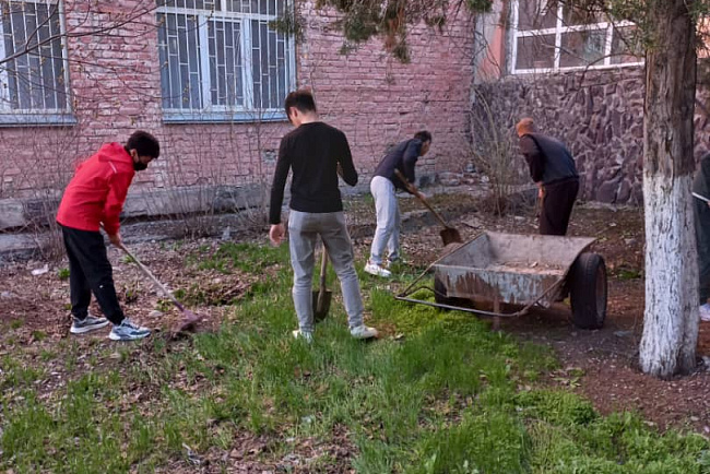 Традиционный весенний субботник