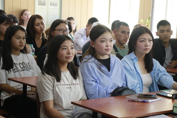 Russian Turkologist V. Avatkov gave a lecture for FMO students
