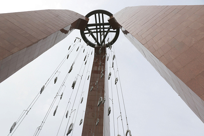 Иностранные студенты КРСУ посетили Дом-музей Ч. Айтматова и Мемориальный комплекс «Ата-Бейит»