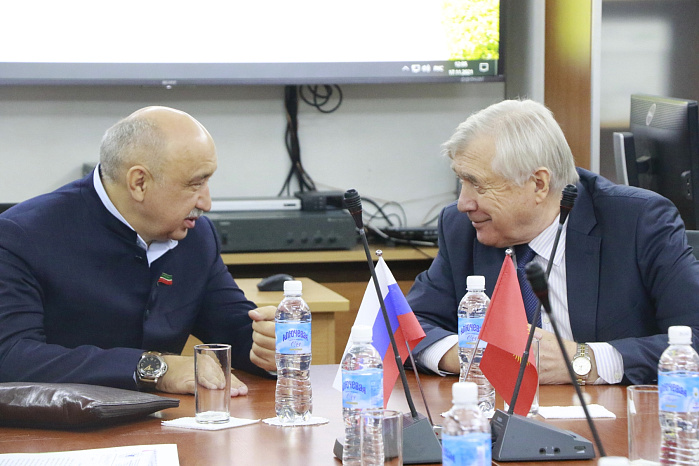 Визит делегации КФУ в КРСУ