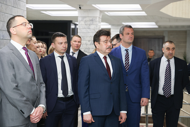 В КРСУ открылась выставка «Во славу Родины, во имя Победы»