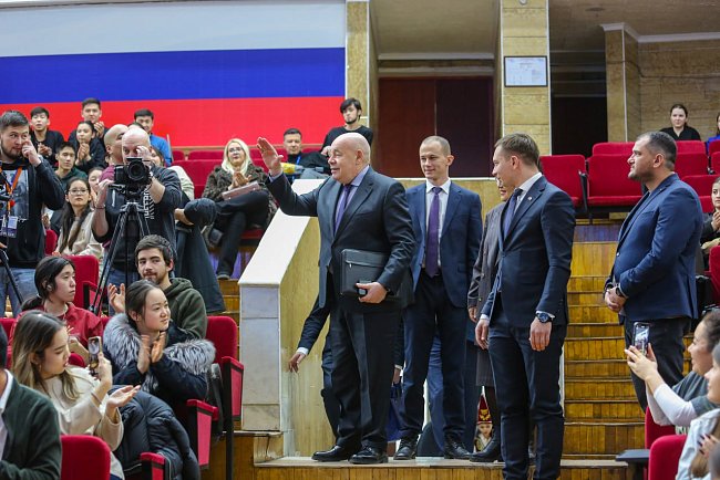 Mikhail Shvydkoy met with students of KRSU: culture, technology and the future of cooperation