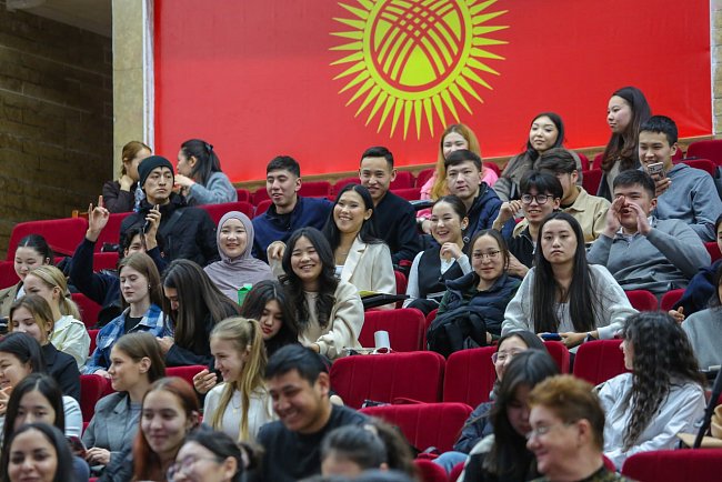 Mikhail Shvydkoy met with students of KRSU: culture, technology and the future of cooperation