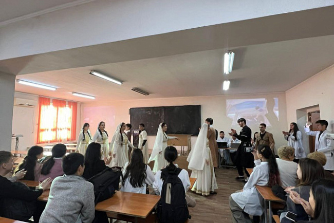 На Медицинском факультете КРСУ прошел День открытых дверей