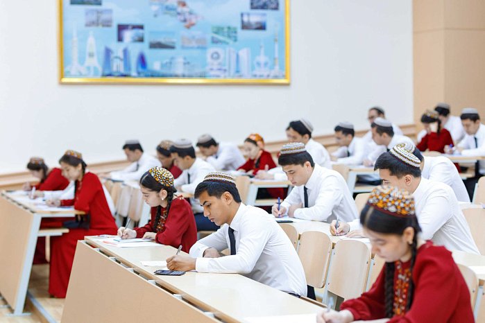 Silver at the International Internet Olympiad on the World Economy – in the KRSU collection