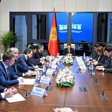 Акылбек Жапаров ЖОЖдордун ректорлору: Кыргызстанды модернизациялоодо университеттер эң чоң роль ойнойт