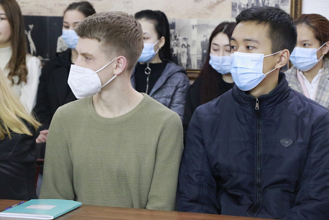 В КРСУ дан старт Неделе Ирана в университетах Кыргызстана