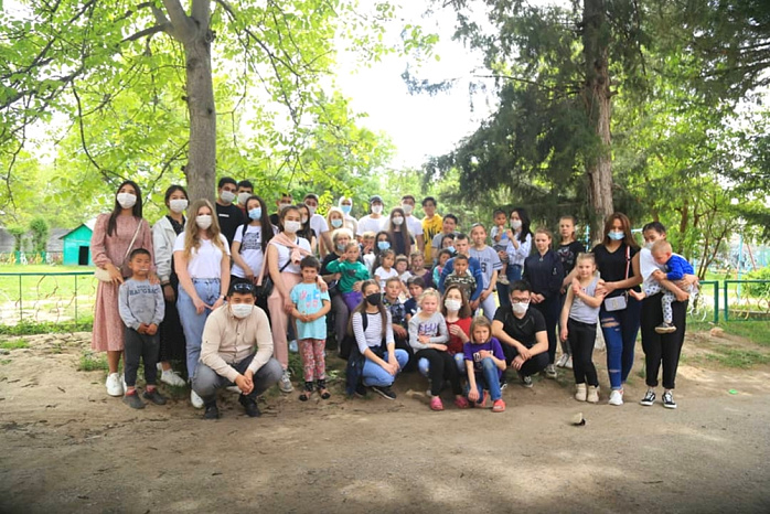 Студенты медфака КРСУ помогли воспитанникам детского дома в Орловке