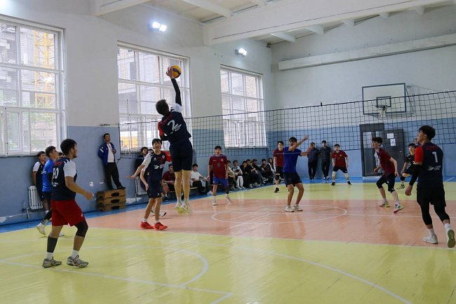 The KRSU men's volleyball team reached the Universiade finals!