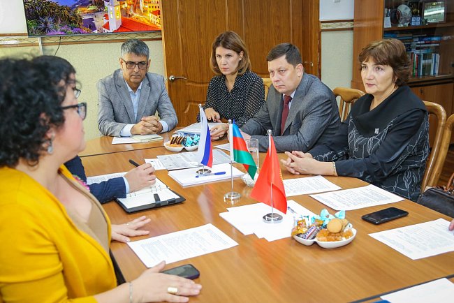 Meeting of the acting rector of KRSU Sergei Volkov with representatives of the Azerbaijan State University of Oil and Industry