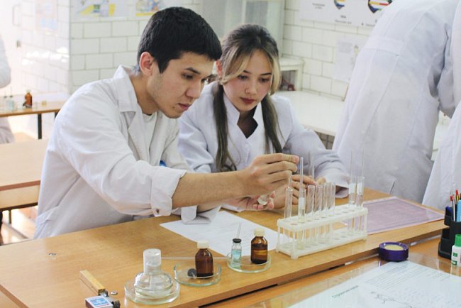 Happy Chemist's Day!
