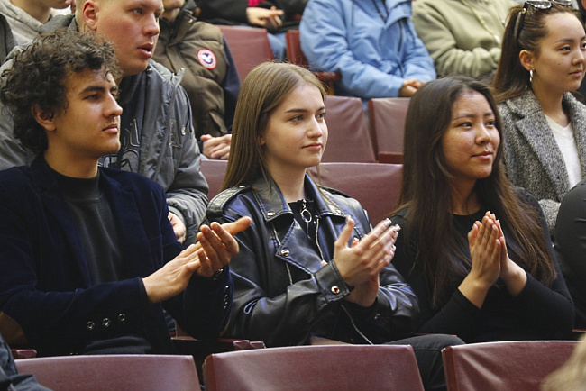 Поступайте в Славянский!