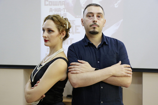 «Послушайте!»: в Бишкеке состоялась премьера концерт-спектакля​, посвященного творчеству В. Маяковского