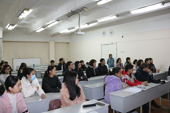 Студентам ФМО рассказали о популярных иранских университетах