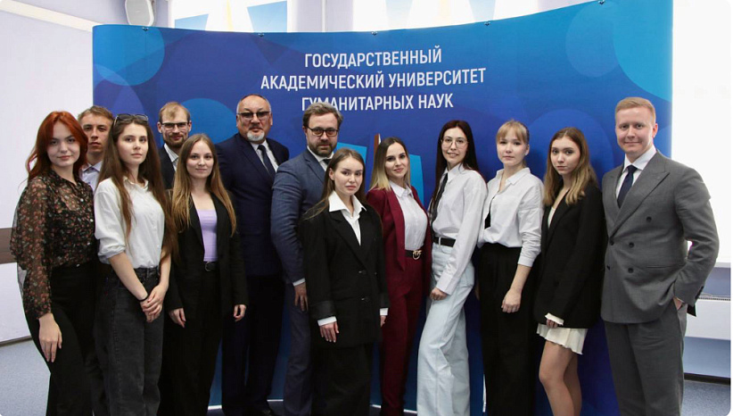 A delegation of students and staff from KRSU was received at GAUGN