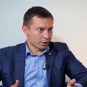 КРСУ бүгүн абдан тез өзгөрүүдө — ректор Сергей Волков менен маек