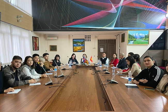 Сотрудники и студенты КРСУ обсудили региональные возможности ШОС