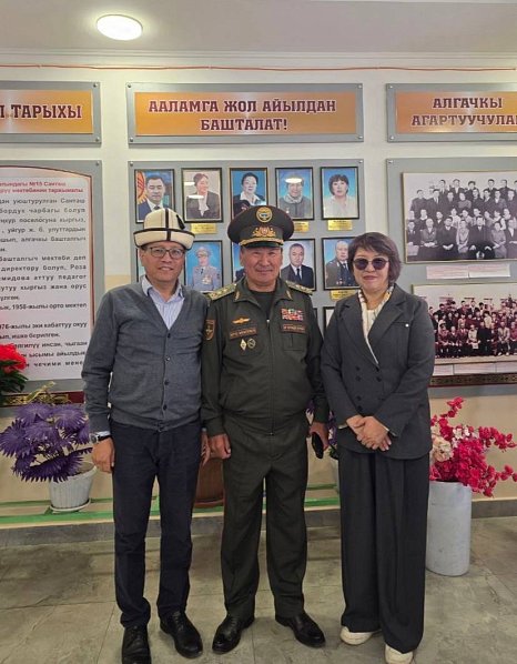 Талантаалы Бакчиев награждён почётной грамотой Общества педагогов Кыргызстана